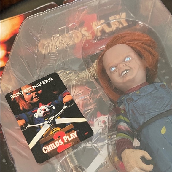 Child's Play Chucky Action Figure with Blue Overalls - Picture 4 of 12